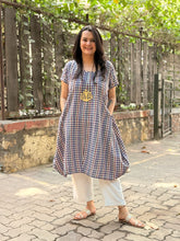 Ananya Check Set