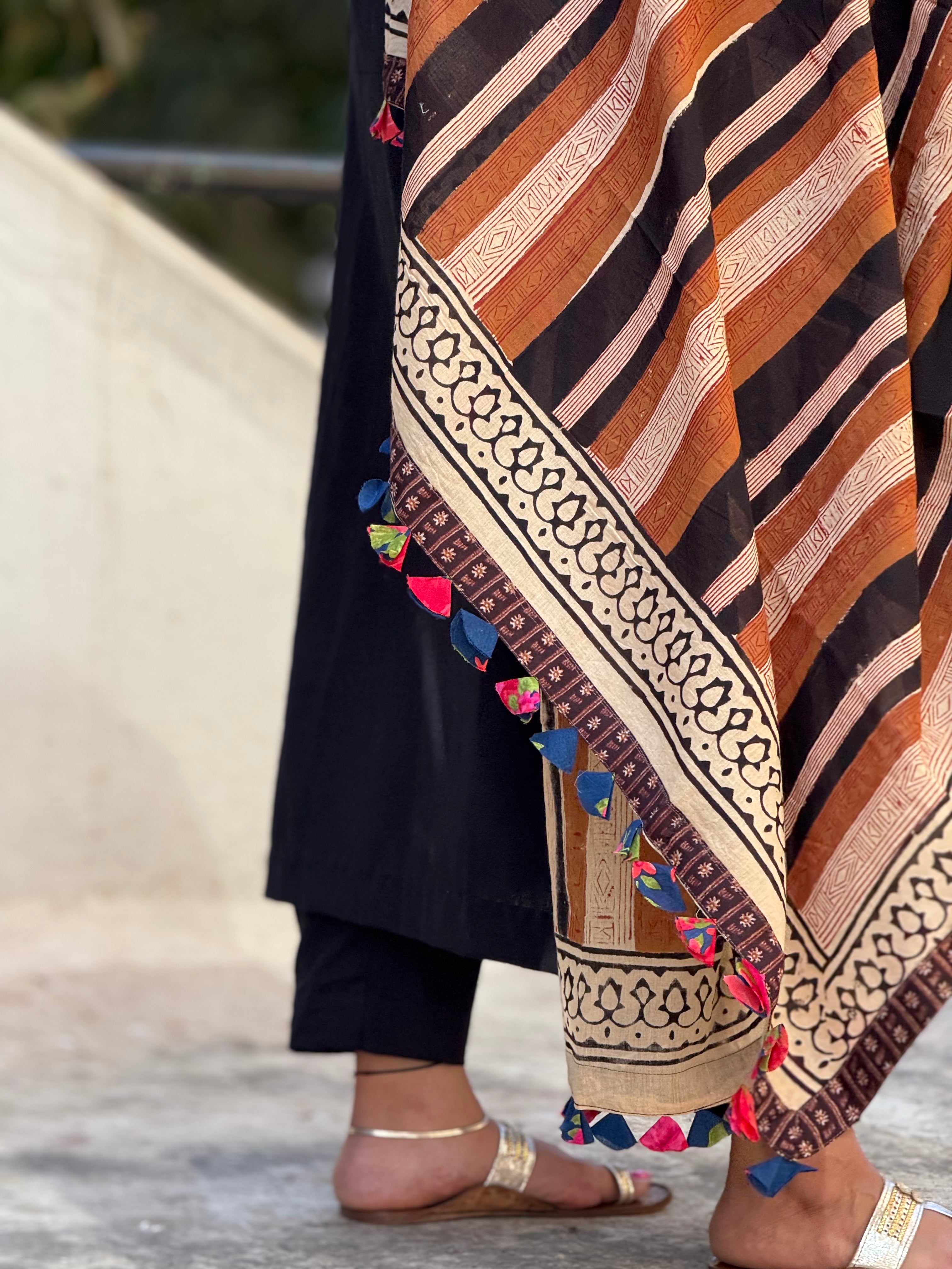 Ajrak Mul Tassel Duppatta