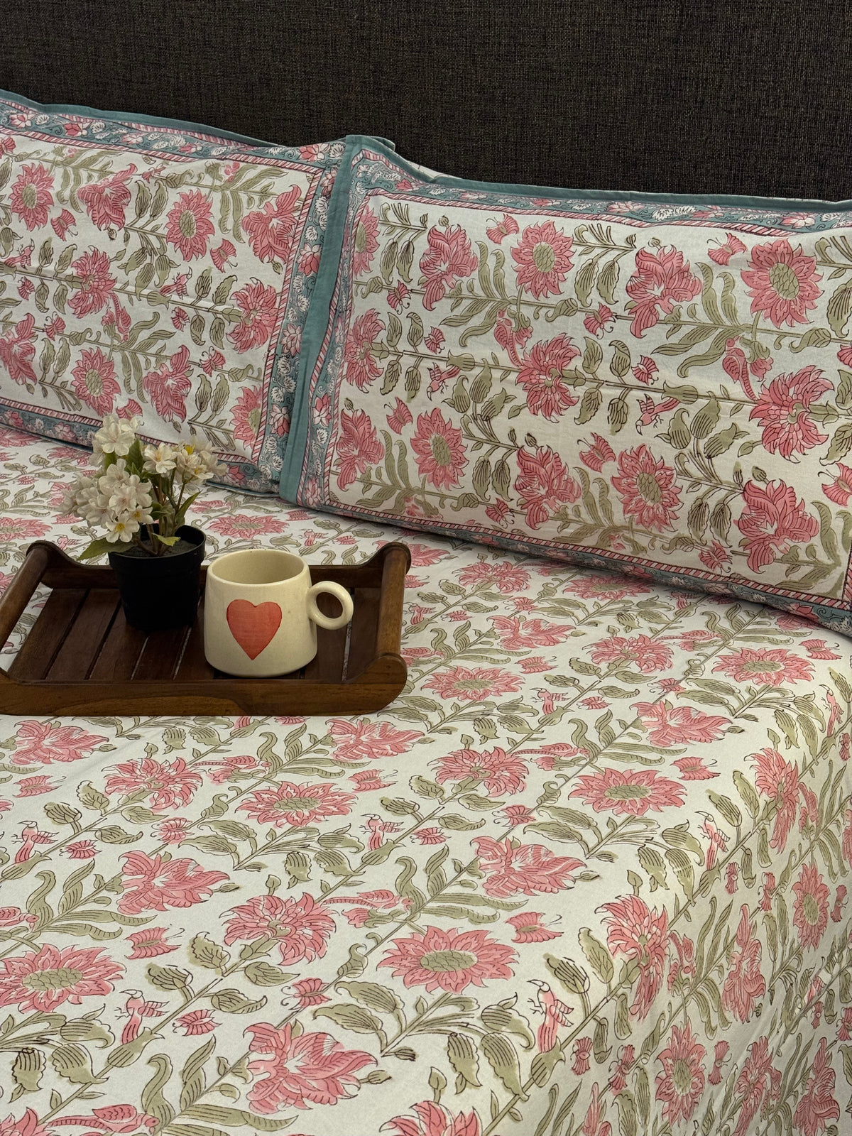 Gulnaar King Bedsheet