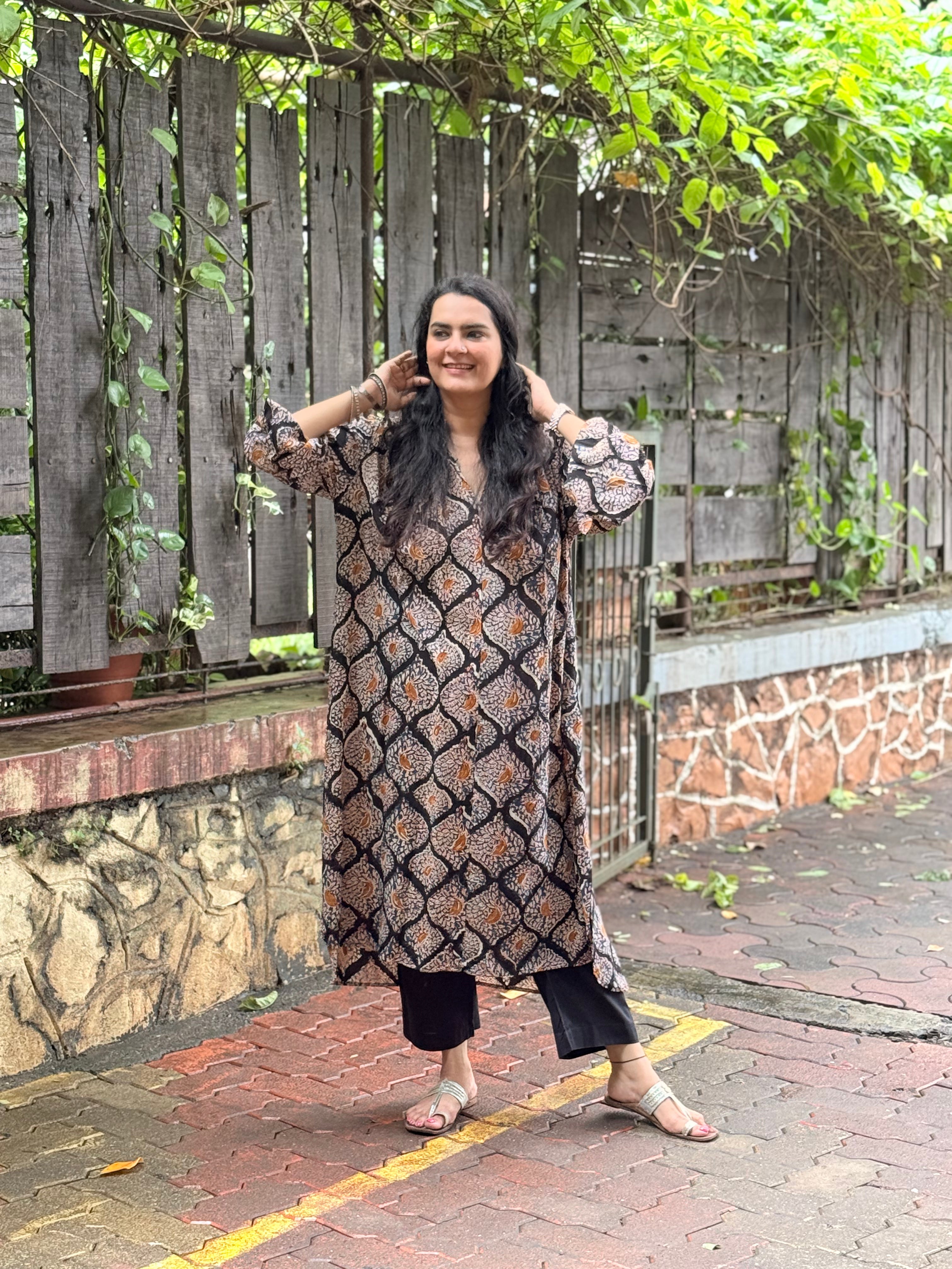 Saanjh Gather Antifit Kurta