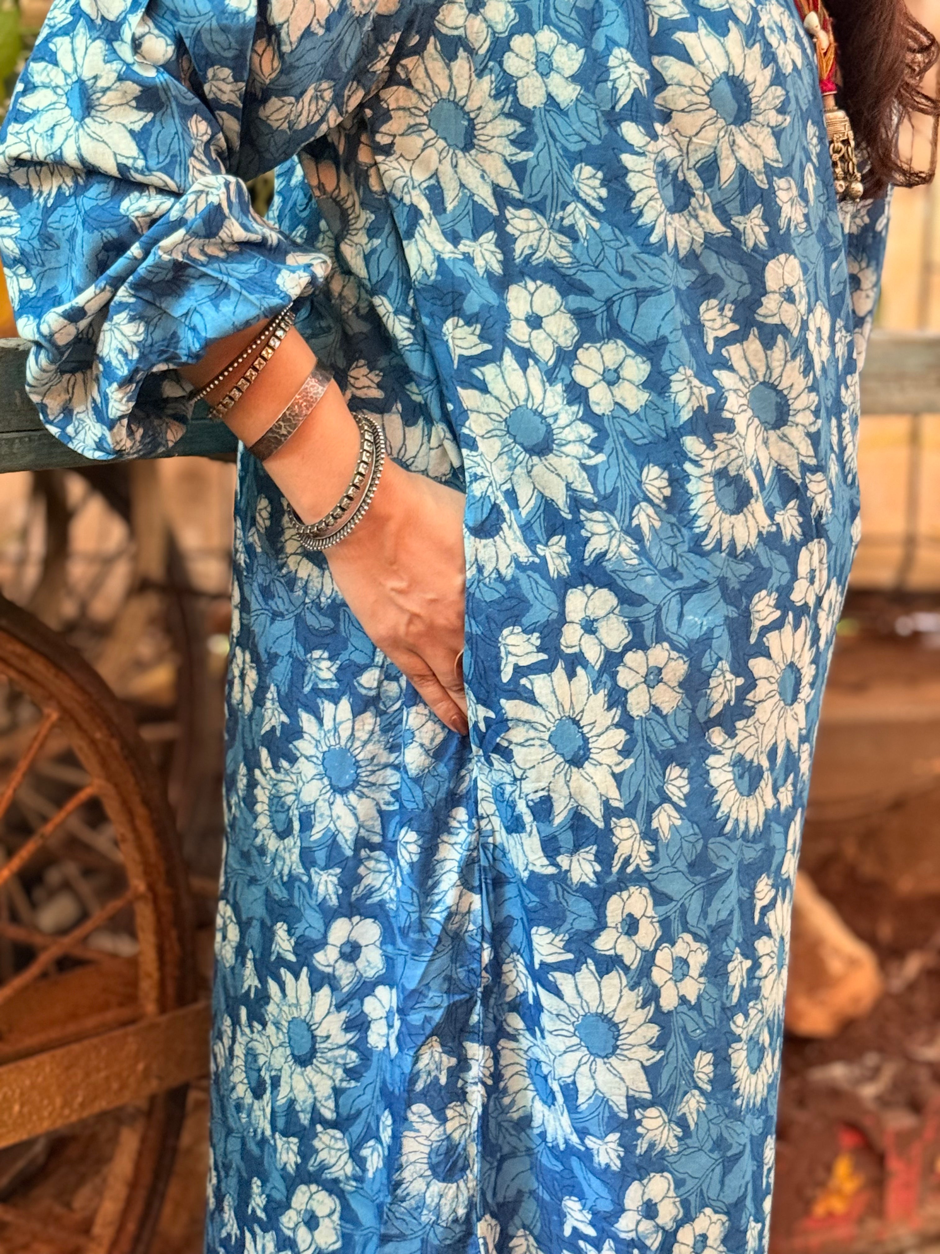 Neelaya Gather Antifit Kurta